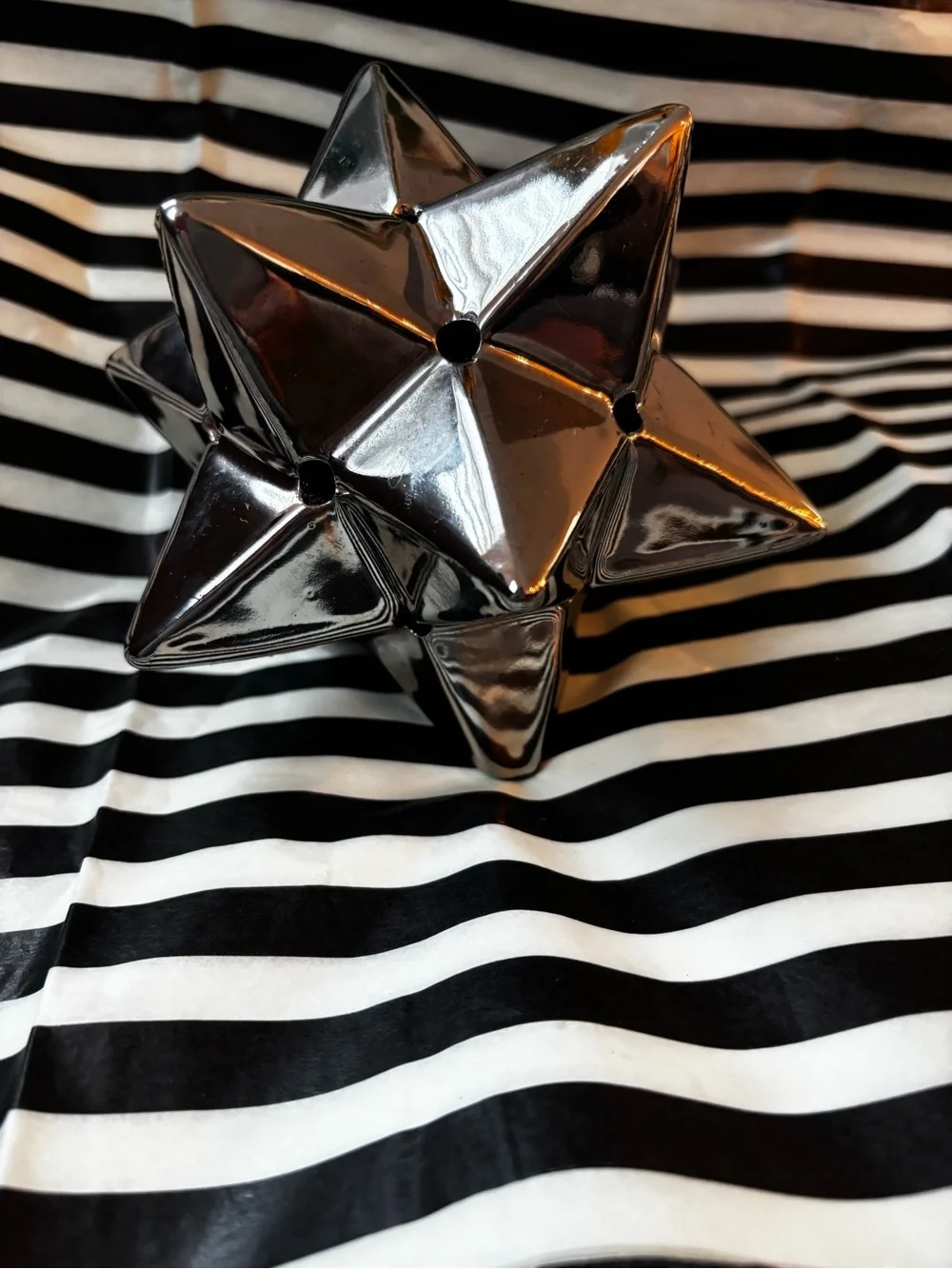 Celestial Design silver Ceramic Star for potpourri/essential oil  holder